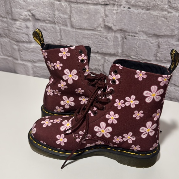 brand new dr. martens - Picture 5 of 10